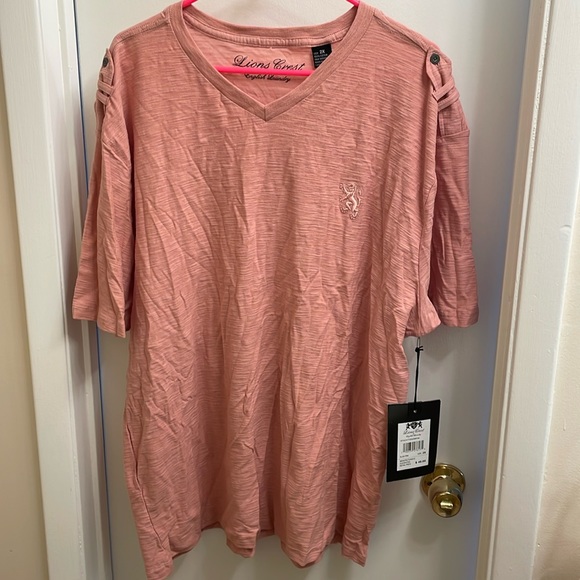 Lions Crest Tee - Picture 1 of 6